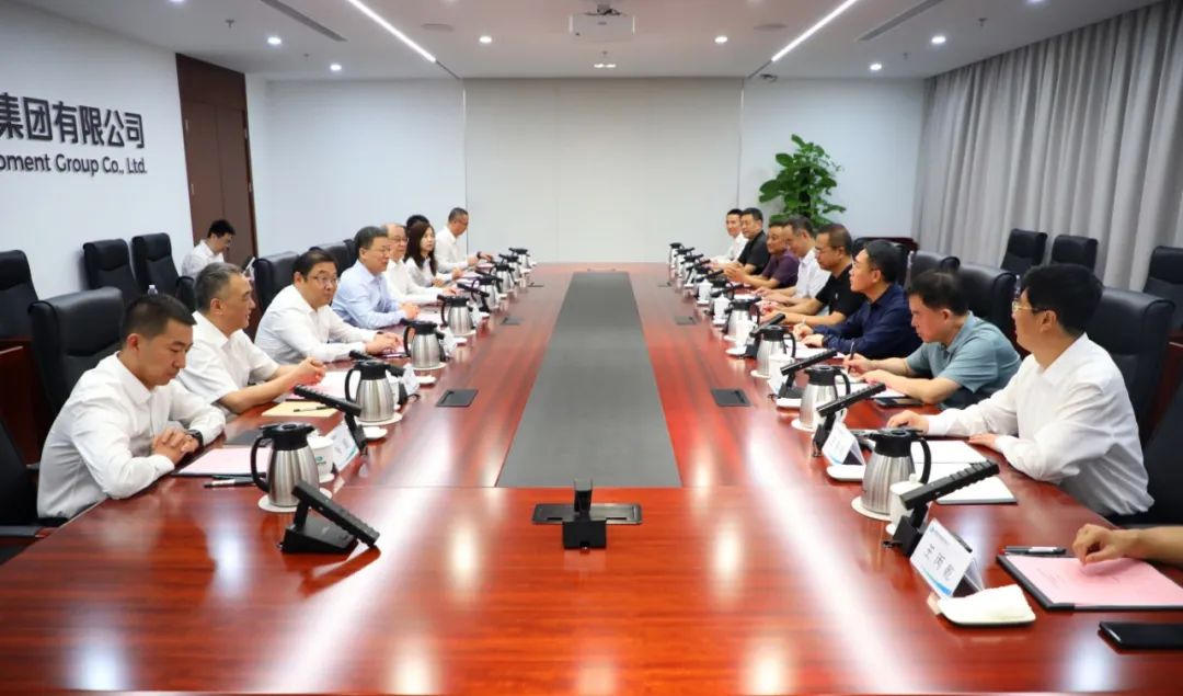 中國電氣裝備黨委書記、董事長李洪鳳會(huì)見陜西省人大常委會(huì)副主任、寶雞市委書記楊廣亭