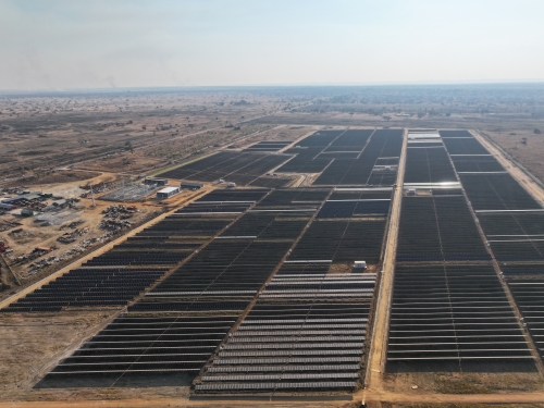 津巴布韋最大跟蹤式光伏電站正式投產運行