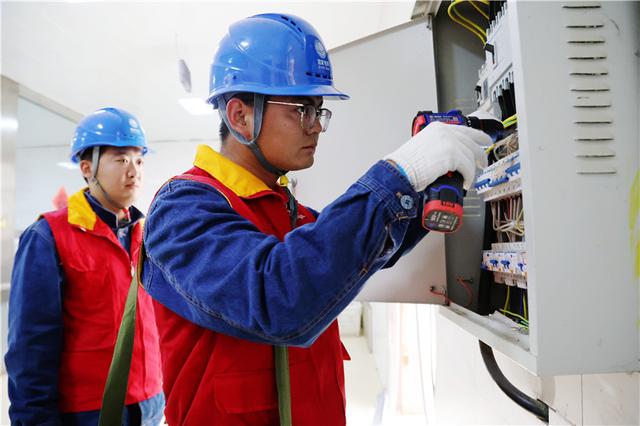 國網利辛縣供電公司供電服務送進養老公寓