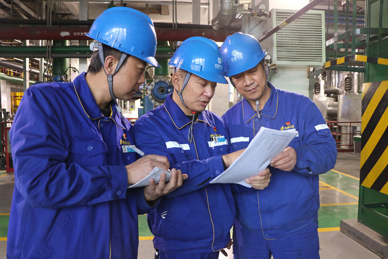 新疆天業能源管理公司黨員先鋒護航機組安全