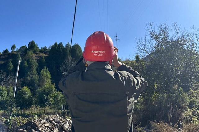 國網欒川縣供電公司兩地聯合特巡特護，備戰冬季用電高峰