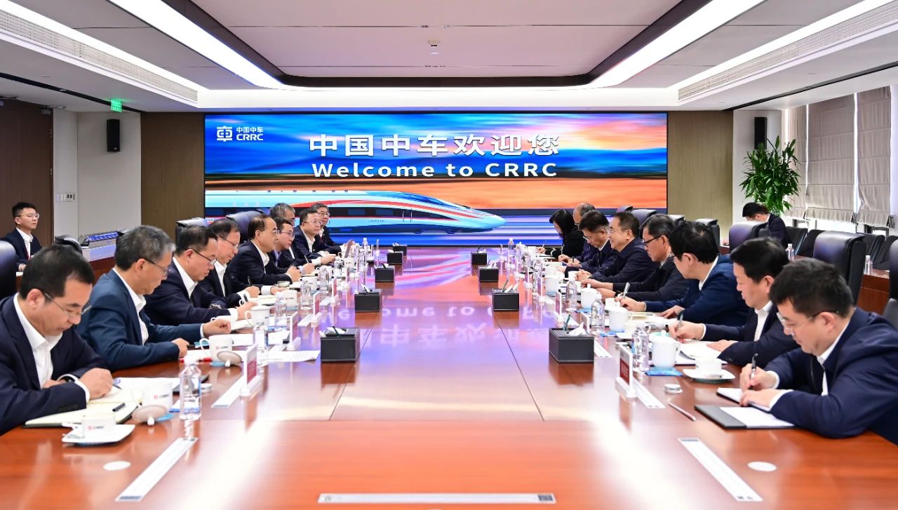 大唐集團黨組書記、董事長鄒磊與中國中車黨委書記、董事長孫永才座談交流