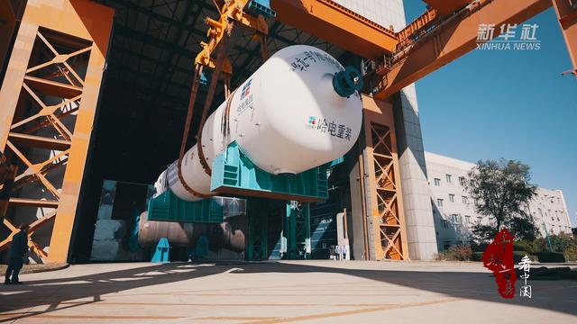 河北秦皇島“華龍一號”核電蒸汽發生器裝船啟運