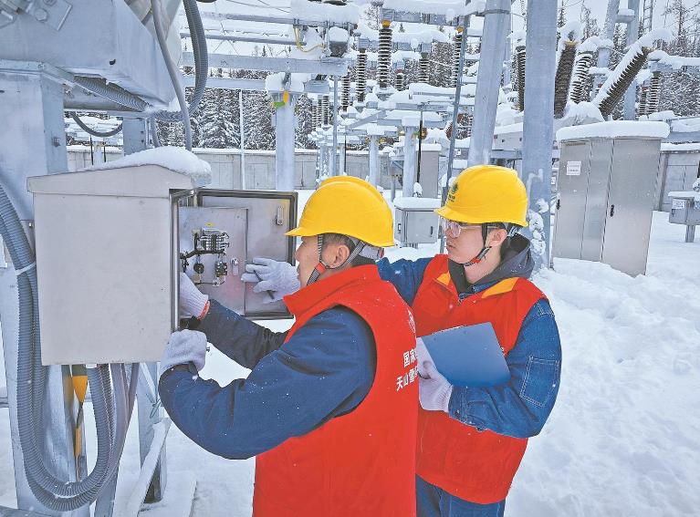 國網新疆電力公司應對降溫降雪 保障民生用電