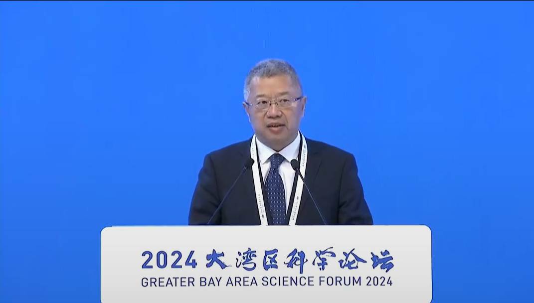中國聯通總經理簡勤：2030年，全球通用算力增長10倍，智算算力增長千倍