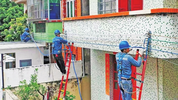 廣東中山供電局動員23個基層黨組織和1200余名黨員投身“入鎮下村”活動