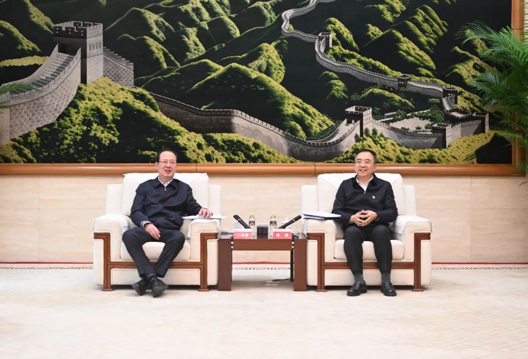 中國電建黨委書記、董事長丁焰章與中國大唐黨組書記、董事長鄒磊會談