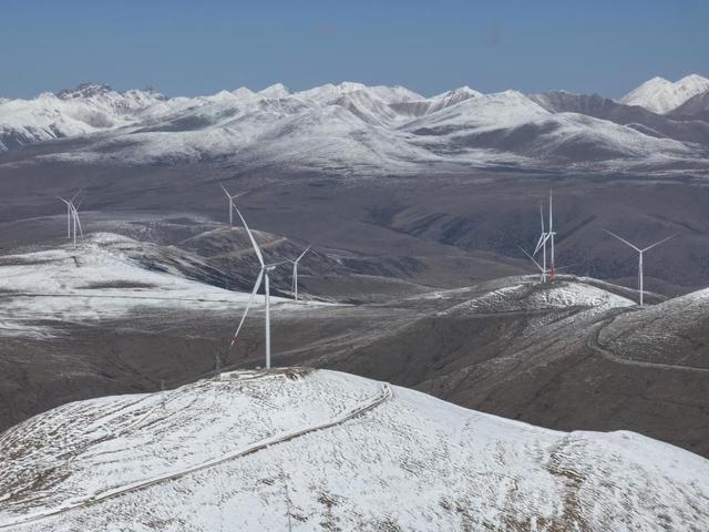 海拔5305米!我國全球海拔最高風電場發電超2200萬千瓦時