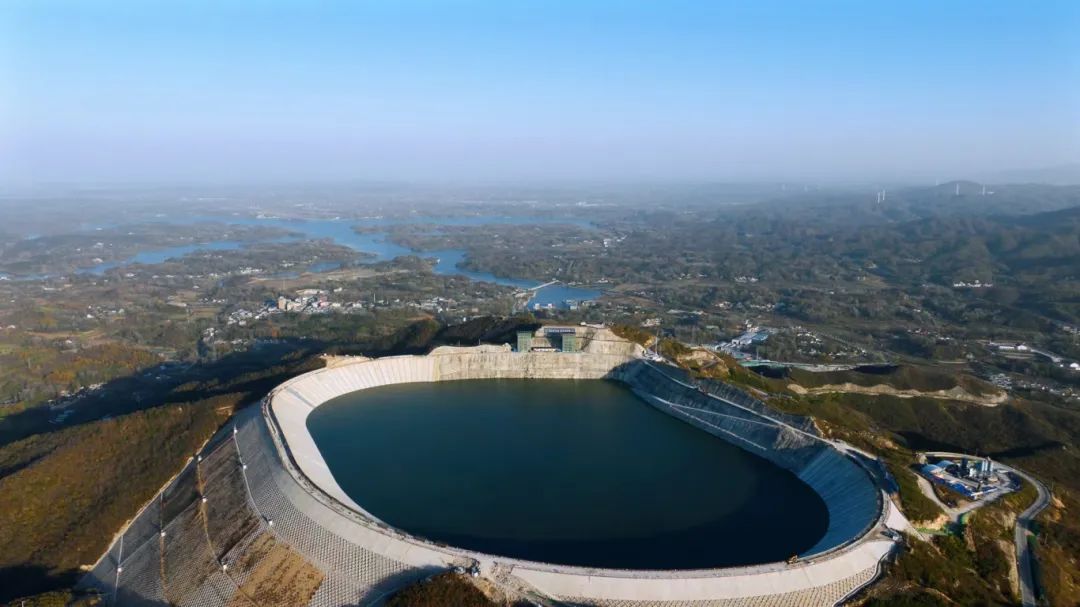 河南五岳抽蓄首臺機組投產發電
