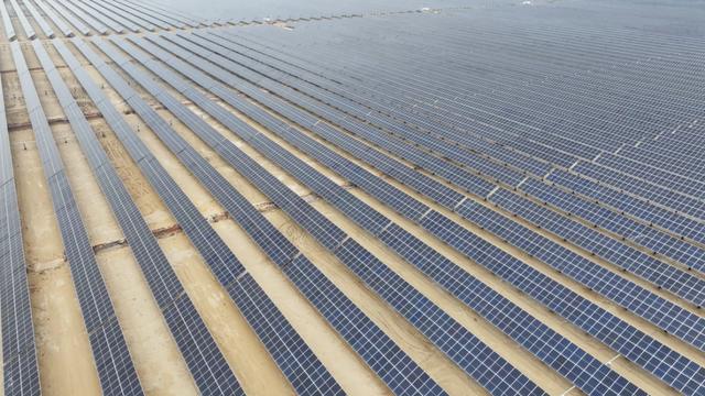 山東濱陽300兆瓦光伏發電項目實現并網發電