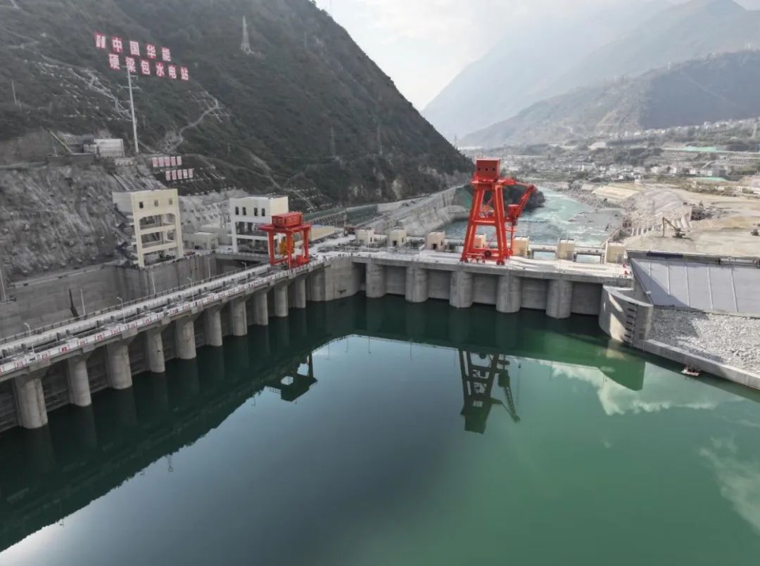 大渡河硬梁包水電站首發成功