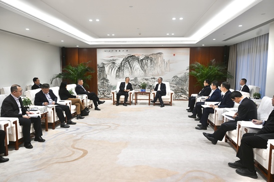 中國電建黨委副書記、總經理王斌與中國機電商會黨委書記、會長張鈺晶舉行會談