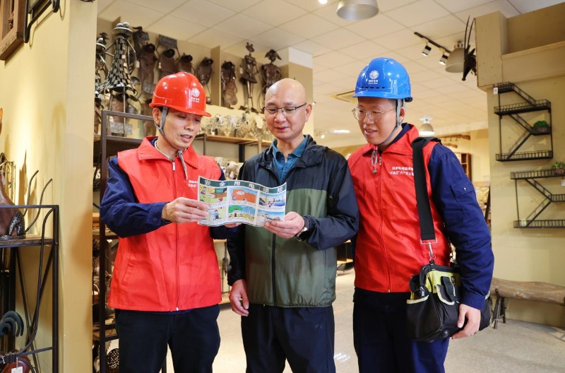 國網泉州供電公司政企聯動強電網 當好電力“先行官”