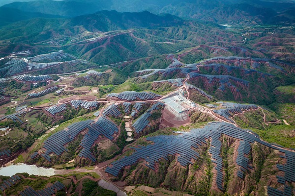 云南楚雄雙柏干海資一期200MW復合光伏發電項目成功并網投產