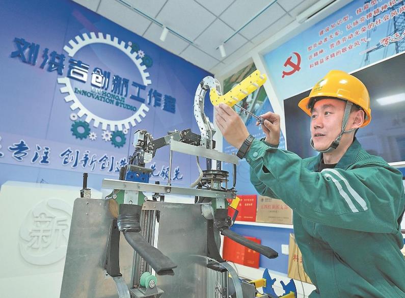 【國(guó)網(wǎng)特等勞模】劉洪吉：“用腦子”爬塔走線(xiàn) 靠創(chuàng)新干出實(shí)效