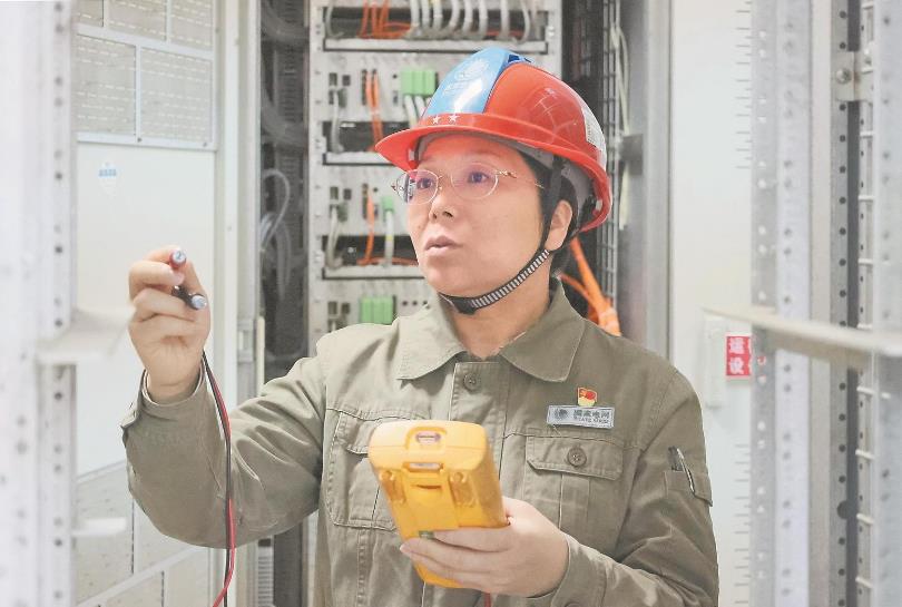 【國(guó)網(wǎng)特等勞模】黃瑤玲:核心技術(shù)抓在手,國(guó)產(chǎn)化改造帶頭干