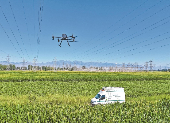 銀川供電公司“移動(dòng)式指揮車+無人機(jī)”巡線