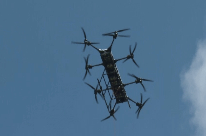 8軸16旋翼重載無人機在十堰上崗，助力電網建設